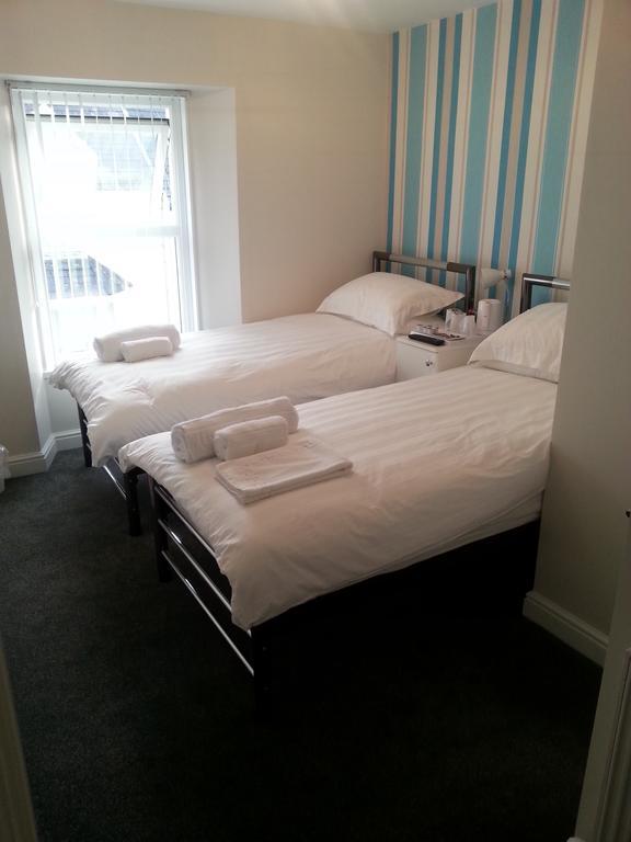 White Rose Guest House Tenby Oda fotoğraf
